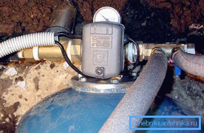 Interrupteur de pression installé sur l'hydroaccumulateur. Interrupteur de pression installé sur l'hydroaccumulateur.