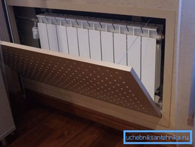 La grille doit permettre un accès sans entrave au radiateur La grille doit permettre un accès sans entrave au radiateur