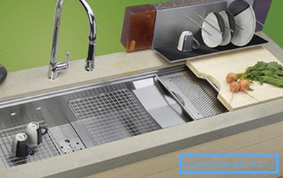 Treillis et planches à découper - ces accessoires pour évier de cuisine rendront la situation encore plus pratique Treillis et planches à découper - ces accessoires pour évier de cuisine rendront la situation encore plus pratique