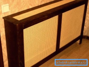 Toile de rotin dans un cadre en bois - une solution très attrayante Toile de rotin dans un cadre en bois - une solution très attrayante
