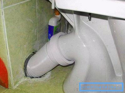 898 Nettoyage manuel des toilettes en carton ondulé