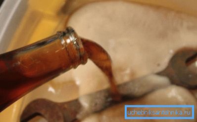 La rouille s'enlève très très facilement, en particulier avec les éléments métalliques et les produits à surface lisse. La rouille s'enlève très très facilement, en particulier avec les éléments métalliques et les produits à surface lisse.