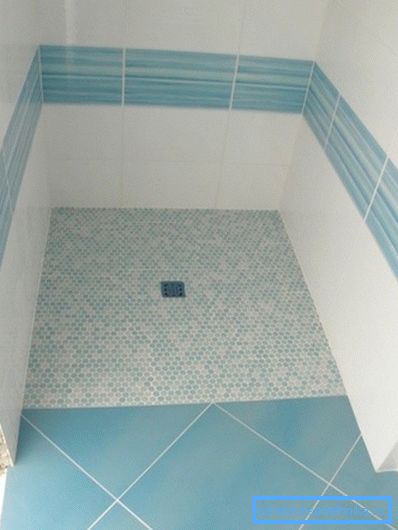 Cabine sur mesure - bloc de mousse et carreau de céramique Cabine sur mesure - bloc de mousse et carreau de céramique