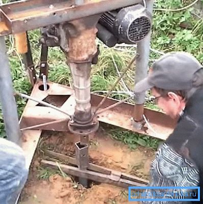 Installation faite par soi-même pour le forage de puits dans un sol mou Installation faite par soi-même pour le forage de puits dans un sol mou