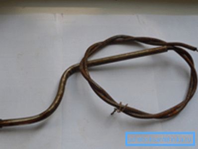 Un câble fabriqué par nos soins aidera à éliminer les blocages avec un coût minime, voire nul. Un câble fabriqué par nos soins aidera à éliminer les blocages avec un coût minime, voire nul.