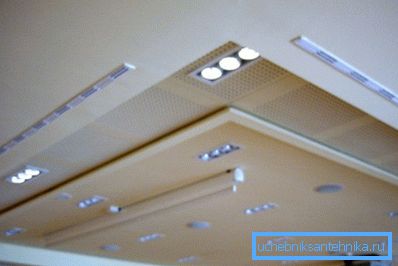 Les diffuseurs sous plafond sont presque invisibles. Les diffuseurs sous plafond sont presque invisibles.