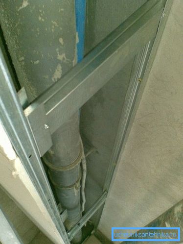Le pas entre les barres transversales ne doit pas dépasser 60 cm Le pas entre les barres transversales ne doit pas dépasser 60 cm
