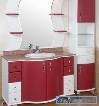 Cabinet avec lavabo pour la salle de bain. Cabinet avec lavabo pour la salle de bain.