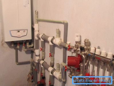 Le système de chauffage individuel est beaucoup plus efficace. Le système de chauffage individuel est beaucoup plus efficace.