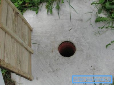 Trou de vidange dans le plafond Trou de vidange dans le plafond