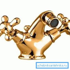 Robinet de bidet en bronze pour intérieurs conçu dans un style classique Robinet de bidet en bronze pour intérieurs conçu dans un style classique