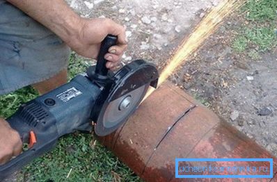 Vous devez d'abord couper la pièce souhaitée pour le corps. Vous devez d'abord couper la pièce souhaitée pour le corps.