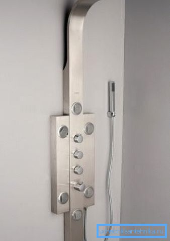 Colonne de douche moderne avec douche de tête et mitigeur Colonne de douche moderne avec douche de tête et mitigeur