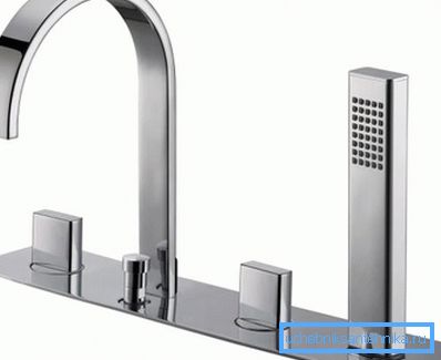 Robinet de bain moderne à mortaise avec douche Robinet de bain moderne à mortaise avec douche