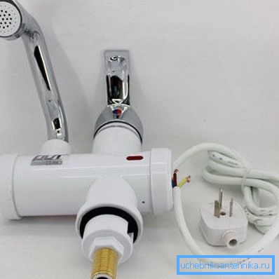 Buse spéciale sur le chauffe-eau électrique instantané du robinet Buse spéciale sur le chauffe-eau électrique instantané du robinet