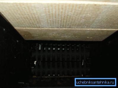 Grille rotative spéciale facilitant le nettoyage de la chambre de combustion Grille rotative spéciale facilitant le nettoyage de la chambre de combustion