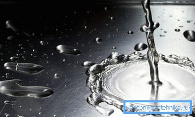 L'alliage chrome-fer fournit un matériau durable et résistant à la corrosion. L'alliage chrome-fer fournit un matériau durable et résistant à la corrosion.