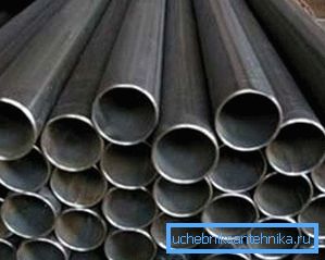 L'acier est durable et fiable, mais sujet à la corrosion L'acier est durable et fiable, mais sujet à la corrosion