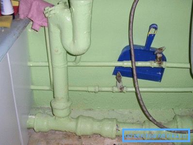 Ancien égout domestique en fonte Ancien égout domestique en fonte