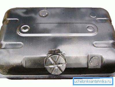 Vieux réservoir de carburant est bien Vieux réservoir de carburant est bien