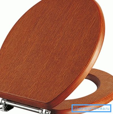 Chaise en bois - belle mais pas pratique Chaise en bois - belle mais pas pratique