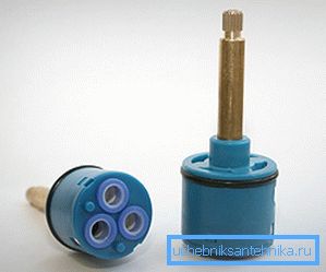 Voici à quoi ressemble la cartouche permettant de changer de mode de mélangeur de douche. Voici à quoi ressemble la cartouche permettant de changer de mode de mélangeur de douche.