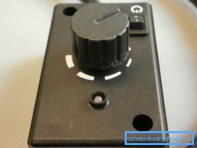 Voici à quoi ressemble le panneau de commande du PU-10. Voici à quoi ressemble le panneau de commande du PU-10.