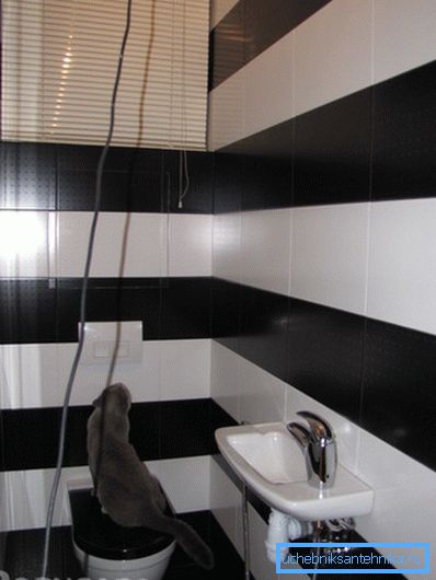 Cette toilette a l'air plus grande qu'elle ne l'est réellement. Cette toilette a l'air plus grande qu'elle ne l'est réellement.