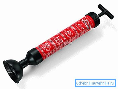 Un tel piston est beaucoup plus efficace que son homologue manuel. Un tel piston est beaucoup plus efficace que son homologue manuel.