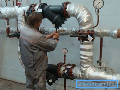 La caloporteur dans les réseaux de chauffage centralisés est soumis à une forte pression La caloporteur dans les réseaux de chauffage centralisés est soumis à une forte pression