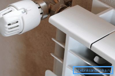 La tête thermostatique maintient automatiquement une température constante dans la pièce. La tête thermostatique maintient automatiquement une température constante dans la pièce.