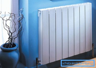 La zone conçue pour une section du radiateur dépend des paramètres du bâtiment et de l'appareil.