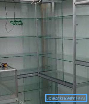 Equipements de négoce basés sur des systèmes de profilés en aluminium