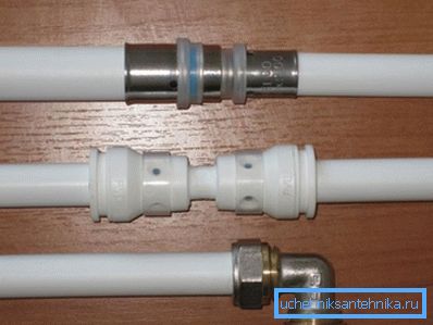 Trois méthodes existantes de joindre métal-plastique. Trois méthodes existantes de joindre métal-plastique.