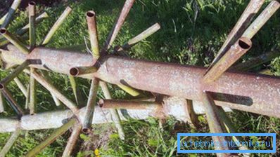 Cadre tubulaire pour monter un grand arbre de Noël