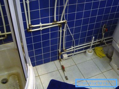 Tuyaux en métal-plastique. Tuyaux en métal-plastique.
