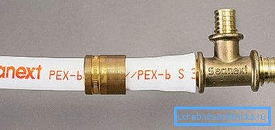 Tuyaux en polyéthylène cousu pour le chauffage et l’alimentation en eau. Tuyaux en polyéthylène cousu pour le chauffage et l’alimentation en eau.