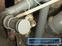 Pipes avec une casquette Pipes avec une casquette