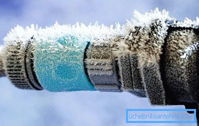 Les tuyaux ont également besoin d'une isolation thermique. Les tuyaux ont également besoin d'une isolation thermique.