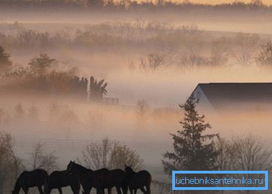 Brouillard sur le village Brouillard sur le village