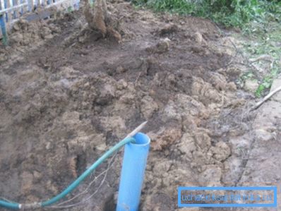 Les bords chauds ont leurs propres spécificités. Le tuyau d'alimentation en eau ne gèle pas, même sans isolation thermique.