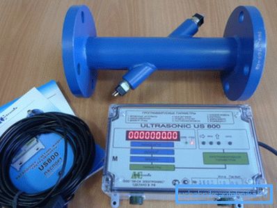 Débitmètre à ultrasons. Débitmètre à ultrasons.