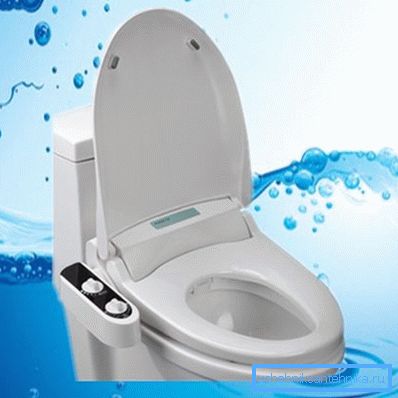 Cuvette de toilette - l'endroit où l'eau est le plus souvent mis à jour. Cuvette de toilette - l'endroit où l'eau est le plus souvent mis à jour.