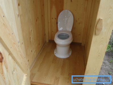 Toilette à la campagne Toilette - le confort d'un appartement urbain en pleine nature Toilette à la campagne Toilette - le confort d'un appartement urbain en pleine nature