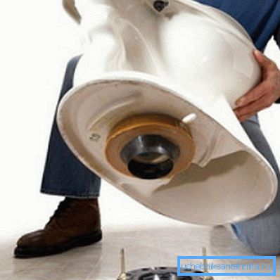 Installer une cuvette de toilette à déclenchement vertical