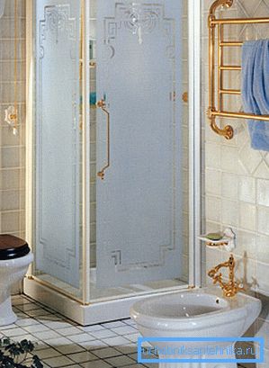 Cabine de douche installée avec des côtés de 90 cm Cabine de douche installée avec des côtés de 90 cm