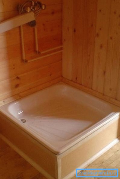 Receveur de douche monté