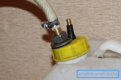 Noeud de fixation d'un tuyau de pompe Noeud de fixation d'un tuyau de pompe