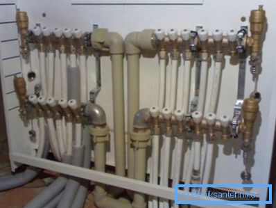Nœud du système d'alimentation en eau interne d'une maison privée Nœud du système d'alimentation en eau interne d'une maison privée