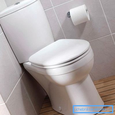 806 Dans les petites salles de bains souvent monter de tels modèles